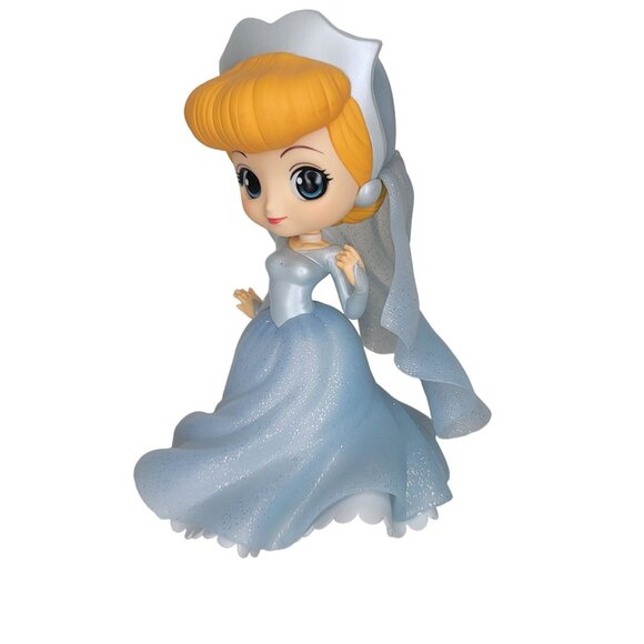 Disney Cinderella Blue Glitter Wedding Dress Q Posket Figure from japan - Picture 3 of 6